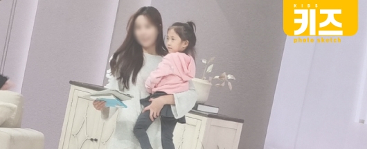 CJ오쇼핑 엣센셜 토퍼 촬영스케치